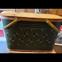 Vintage Picnic Basket 
