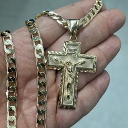 14k 5x Gold Plated Cross Pendant And Necklace 💥