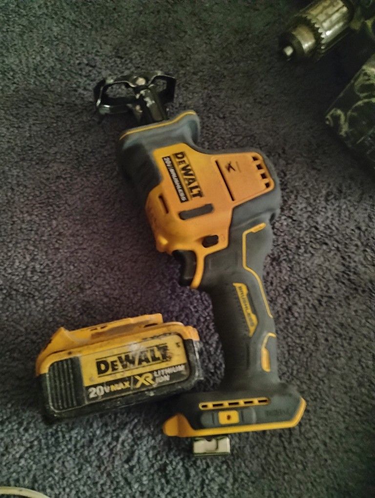 DeWalt Sawzall And Battery