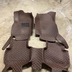 Floor Mats Audi Q7.