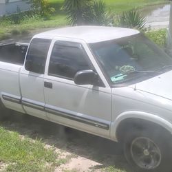 Chevy S10 Extended Cab 