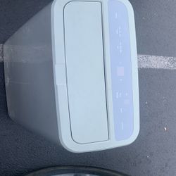 SMART PORTABLE AC/UNIT. BLOWS COLD. 