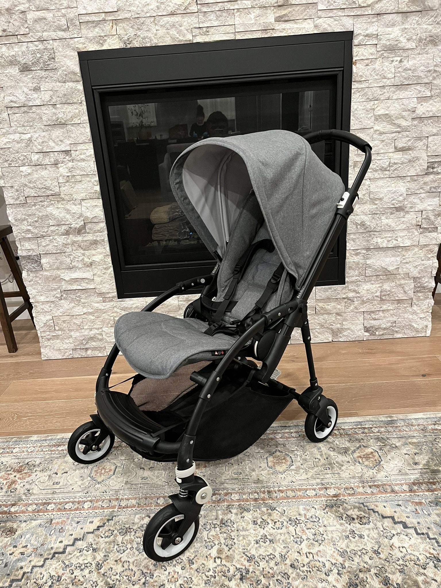 Bugaboo Bee5 Stroller comes with cup holder and car seat attachment. good condition very clean paid over $1000