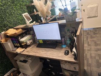 Reception desk