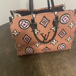 “Louis Vuitton Monogram Giant”