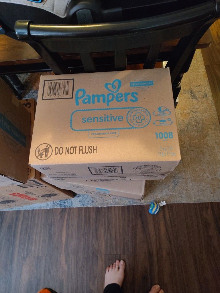 5 Boxes Pampers Sentive Wipes 1008 Per Box