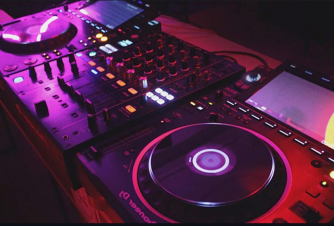 CDJ 3000 2X. Pioneer DJM 900nxs2