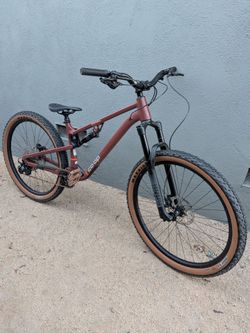 Rei DRT 3.3 full suspension mountain bike