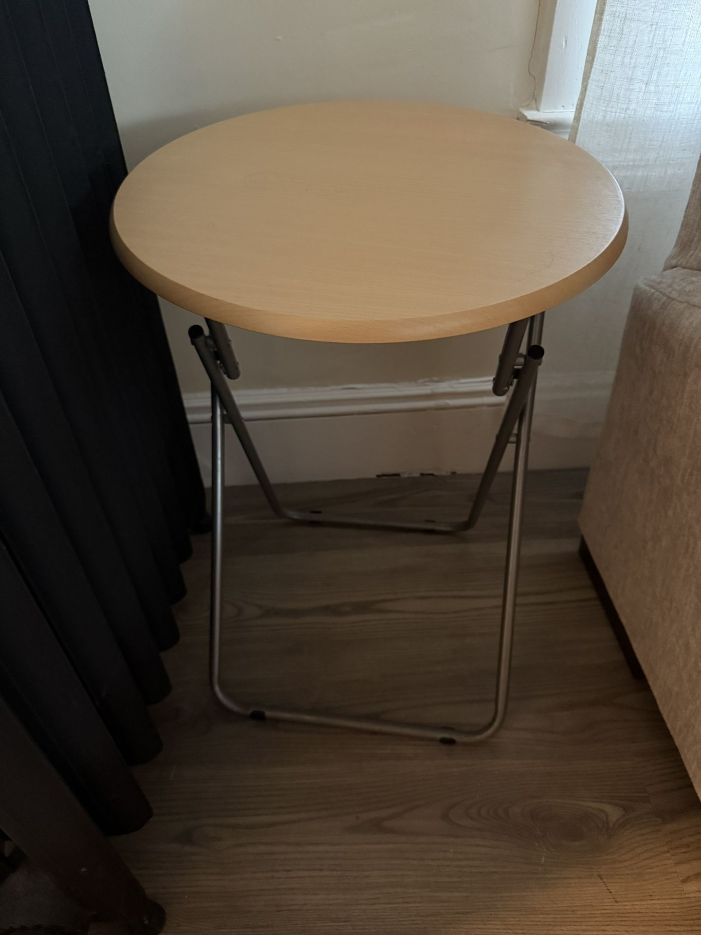 Foldable Round Table 