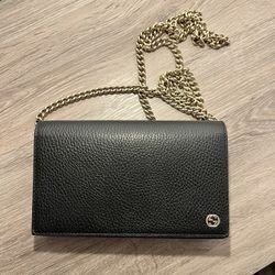 GUCCI Black Wallet On Chain 