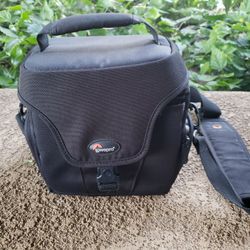 Small DSLR Shoulder Bag