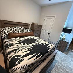 Queen Bedroom Set