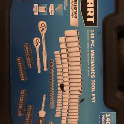 140 PC. Mechanics tool set