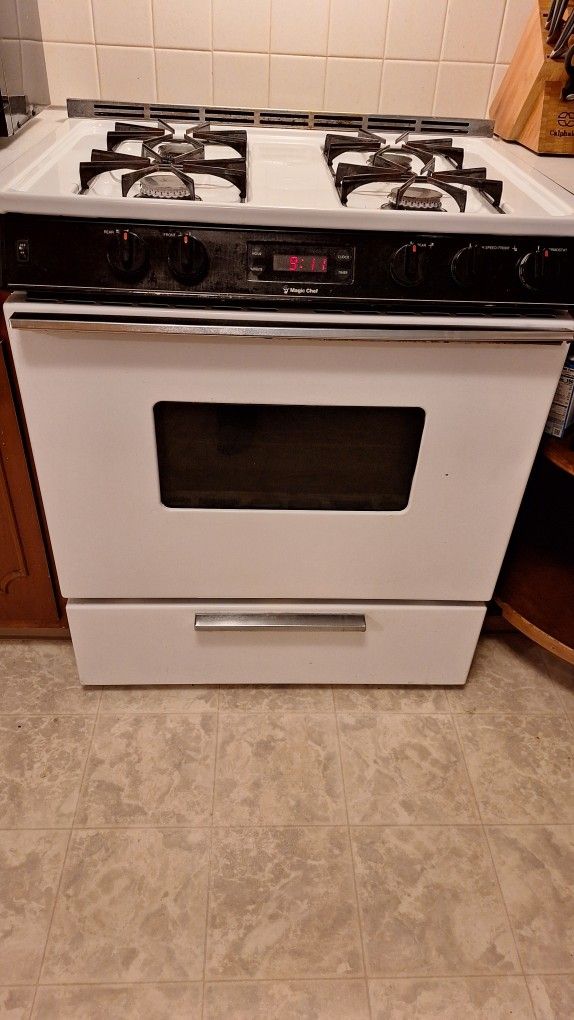 Magic Chef Gas Oven