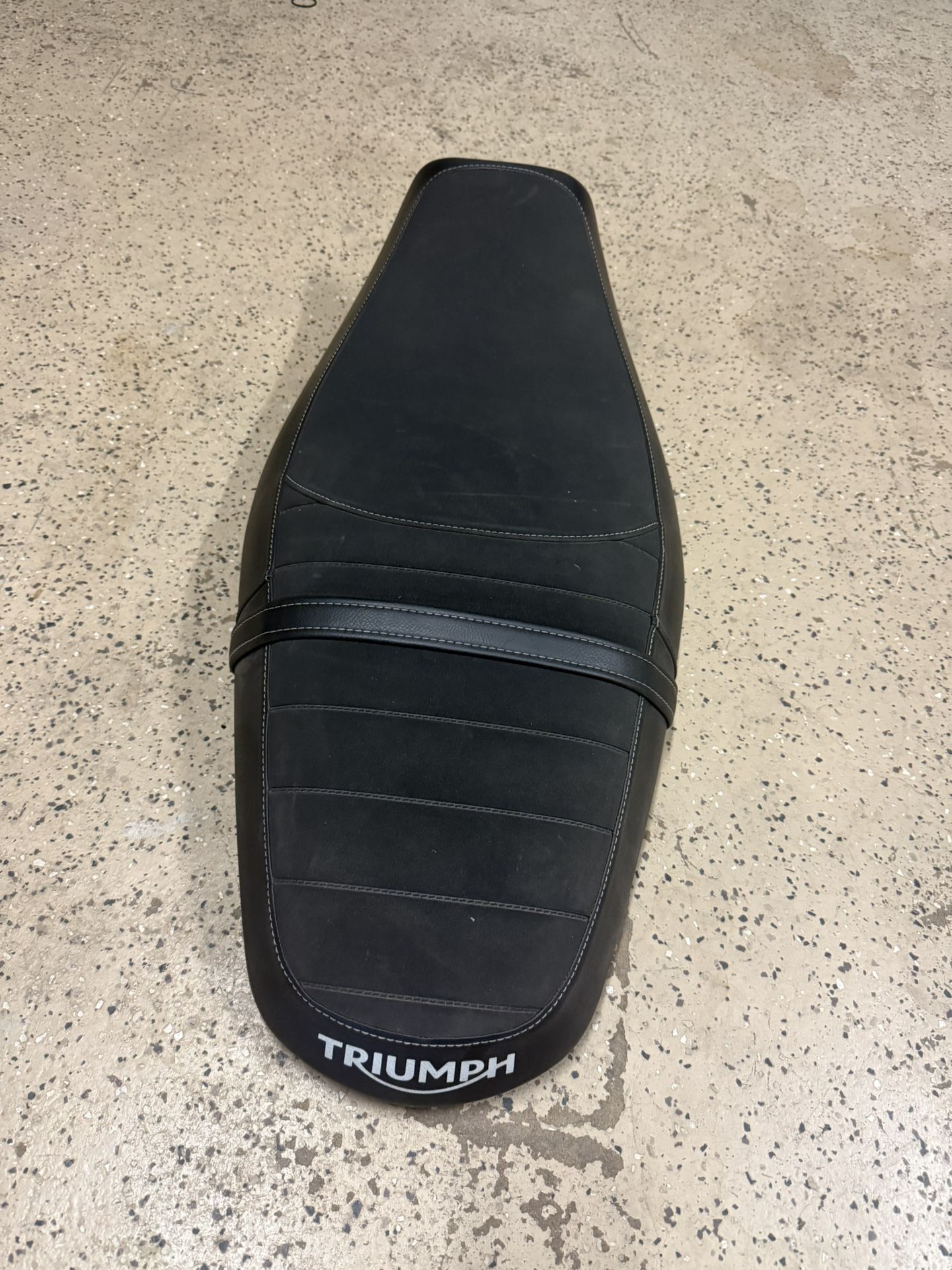 2019 Triumph street twin oem seat