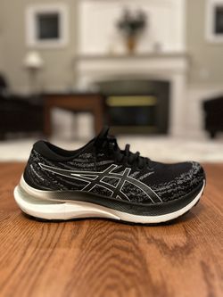 ASICS Kayano 29——NEW! NEW - Women’s Size 8 Med