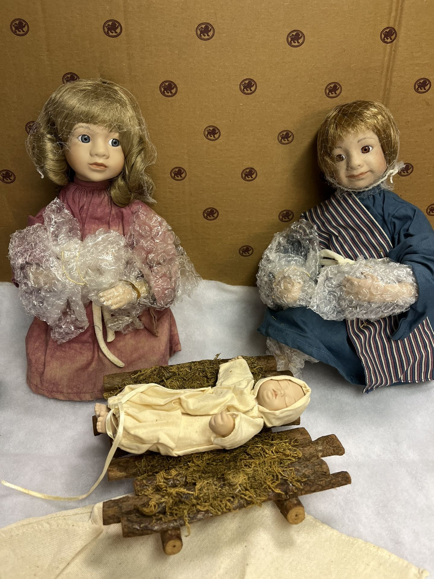 Porcelain nativity Dolls 