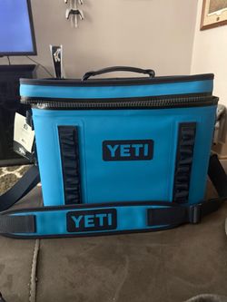 Yeti hopper flip 18 carry cooler brand new with tags sky blue