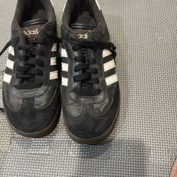 Samba Shoes Size 41/2 Y