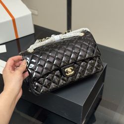 Women's chain black shoulder bag