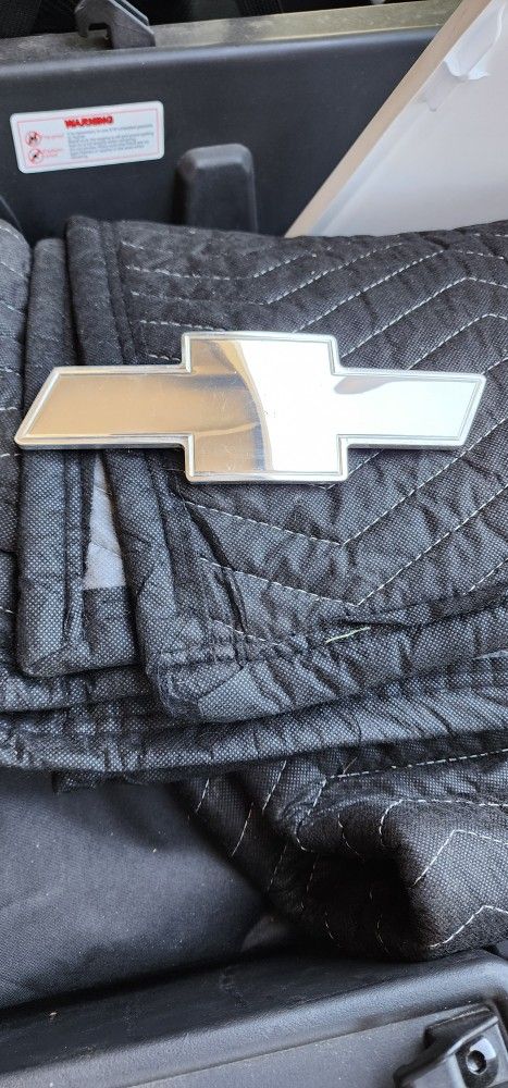 95-99 Chevrolet Chevy Tahoe Suburban Billet Grill Insert Emblem