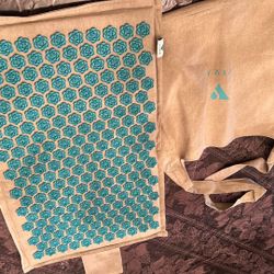 VIVA ACCUPRESSURE MAT - Gift