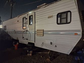 1996 38ftAljo .travel trailer $1200 needs some repair.