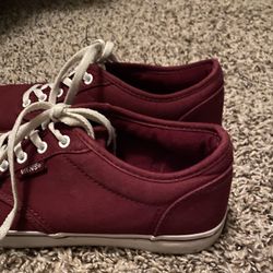 Maroon Vans shoe size 6.5 Great Condition 