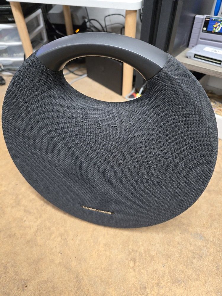 Harman Kardon Onyx Studio 6 Portable Bluetooth Speaker