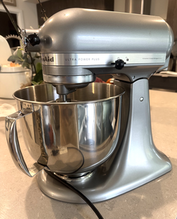 KitchenAid KSM96CU Ultra Power Plus Stand Mixer – Contour Silver – Barely Used
