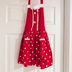 Girl's Aprons And Chef Hats 