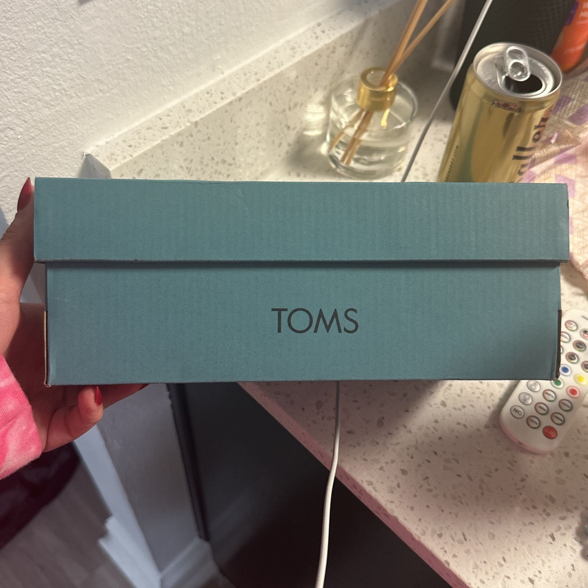 Toms - Shoes