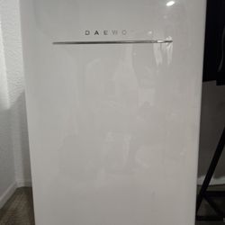 Mini Fridge 