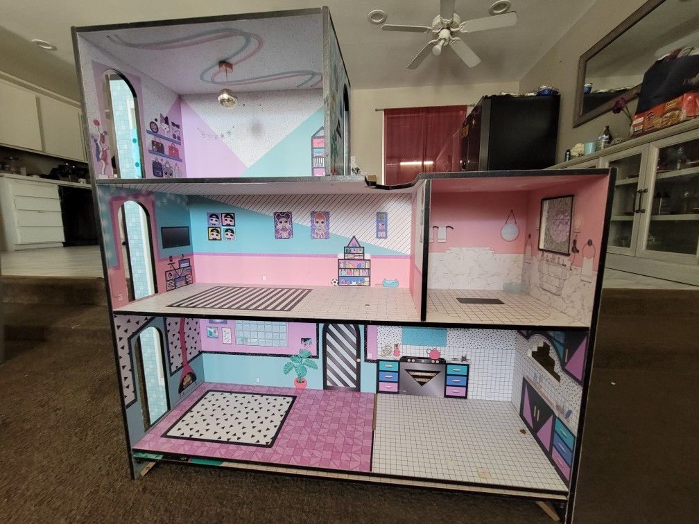 LOL Doll House