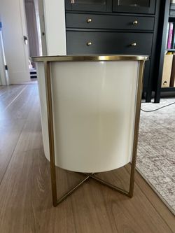16” White Planter Pot with Gold Metal Stand
