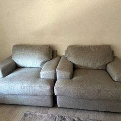 Soletren Oversized Chairs  (2)