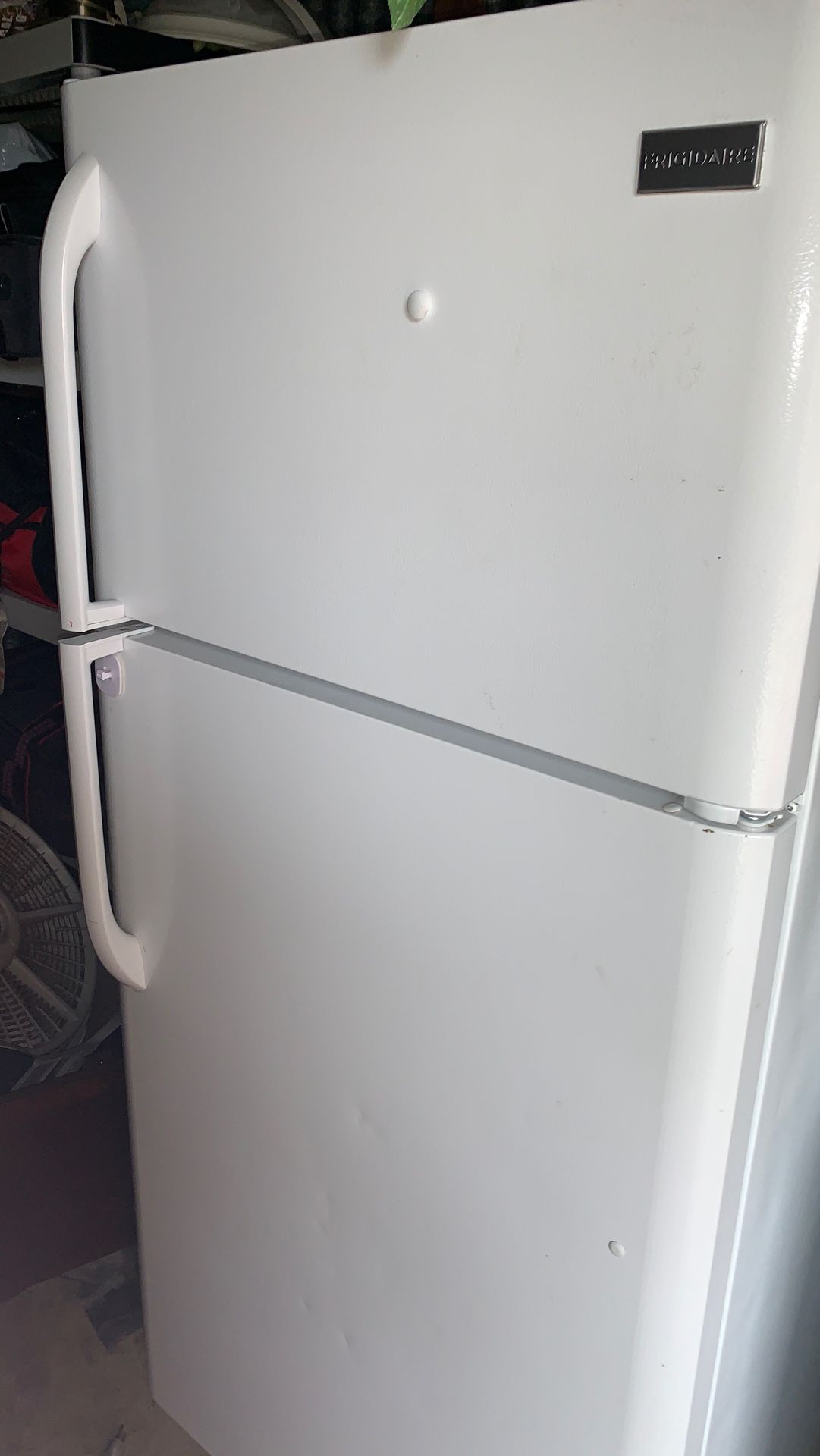 Extra clean Apartments size refrigerator