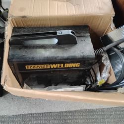 Flux 125 Welder It Comes With 6 Different Things And It's Still Technically In Box