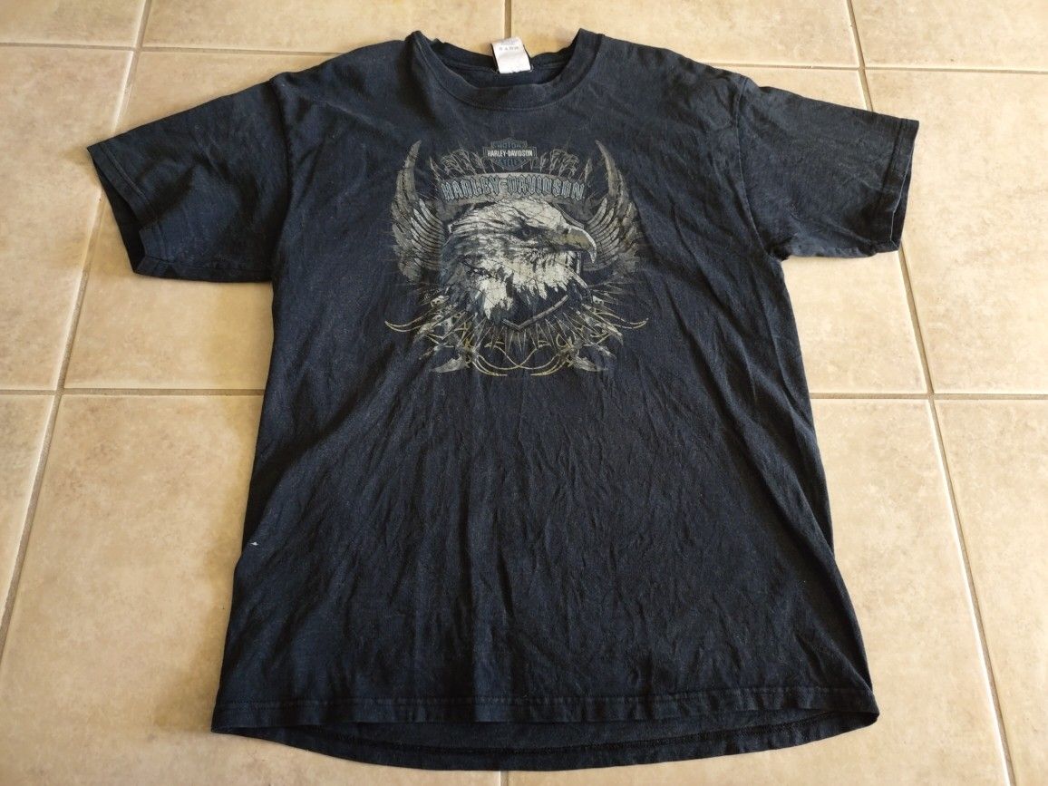 Harley Davidson Bartels' Los Angeles CA L Eagle tee shirt t-shirt Black White
Please look at the pictures. In good vintage condition but not perfect.