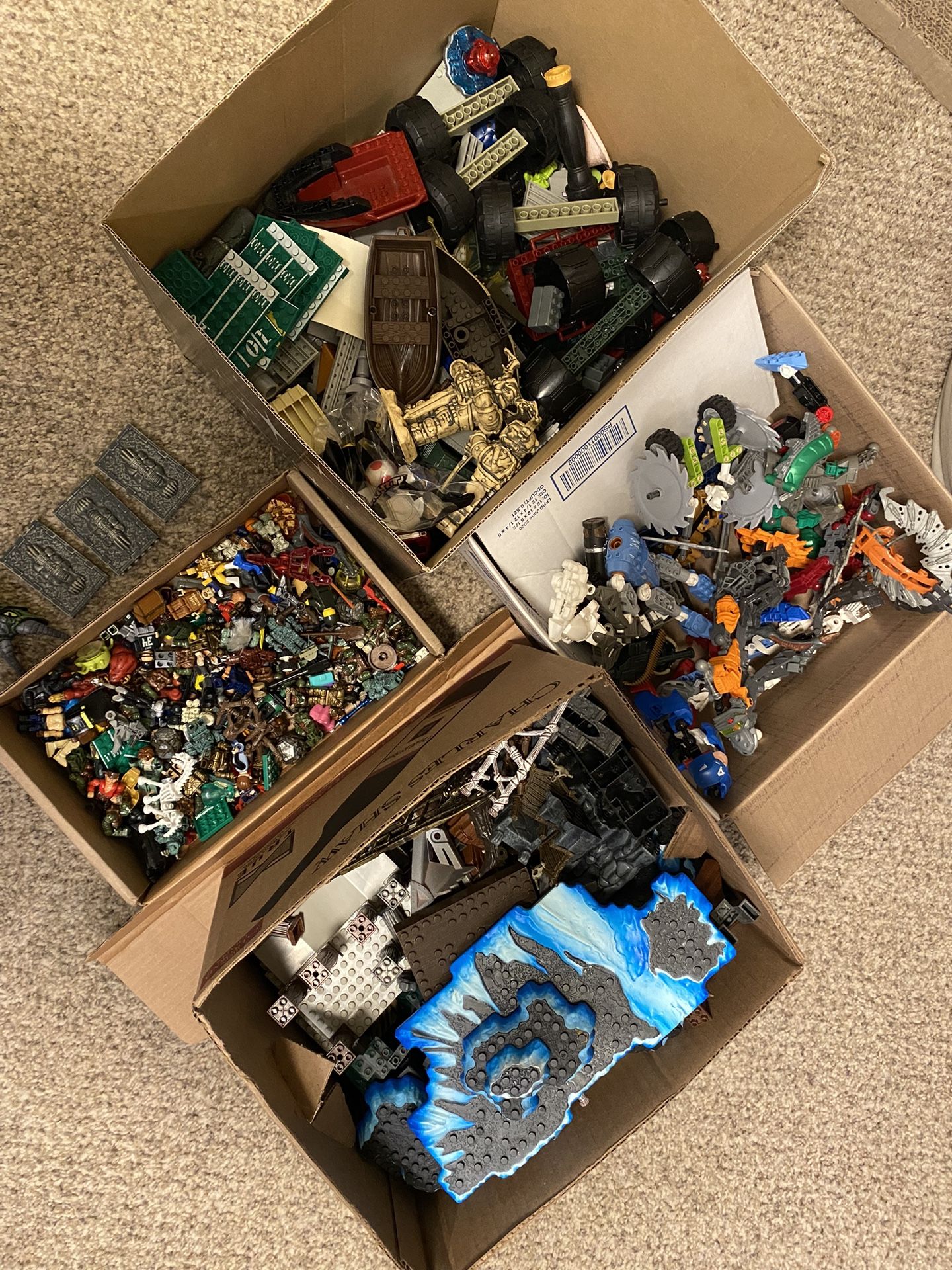 Lego and Megablok Building Sets - Box Of Figures, Bulk Blocks, Castle, Viking, StarWars, Football