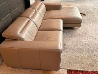 Very modern Italian leather couch