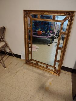 Heavy wall mirror