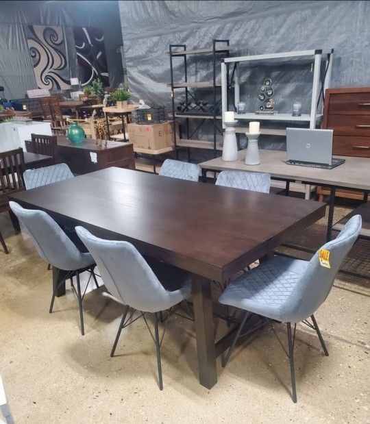 Beautiful 7 Pc Brown Dining Set With 6 Fabric Chairs (New)