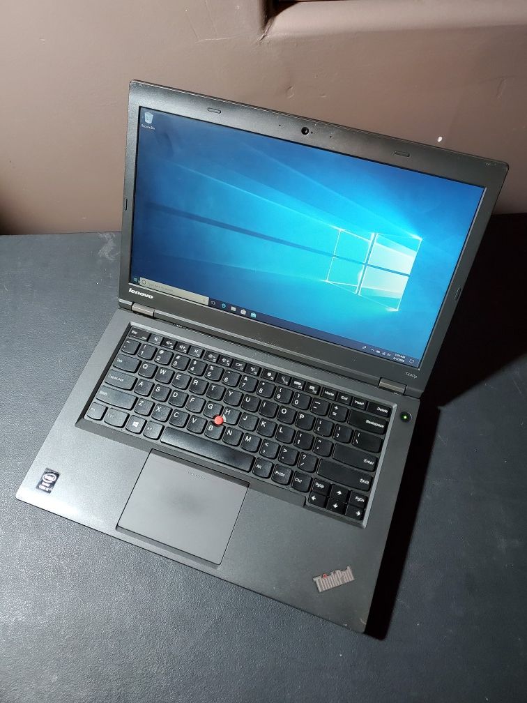 Lenovo Thinkpad T440p with docking station and 2 chargers
