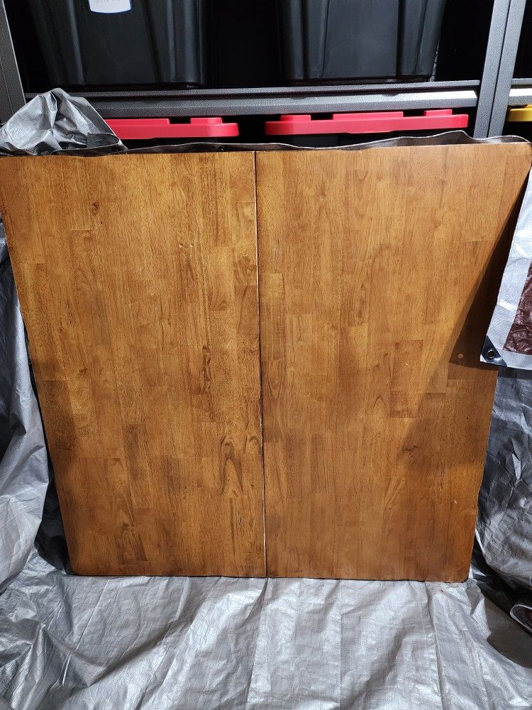 Extendable Kitchen Table Solid Wood In Very Good Condition $200 OBO