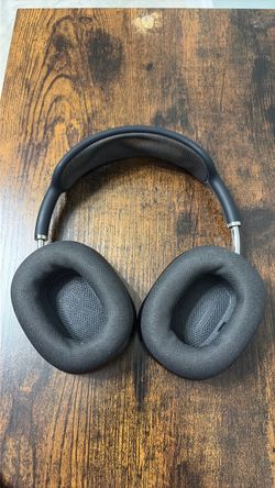 AirPods Max model A2096