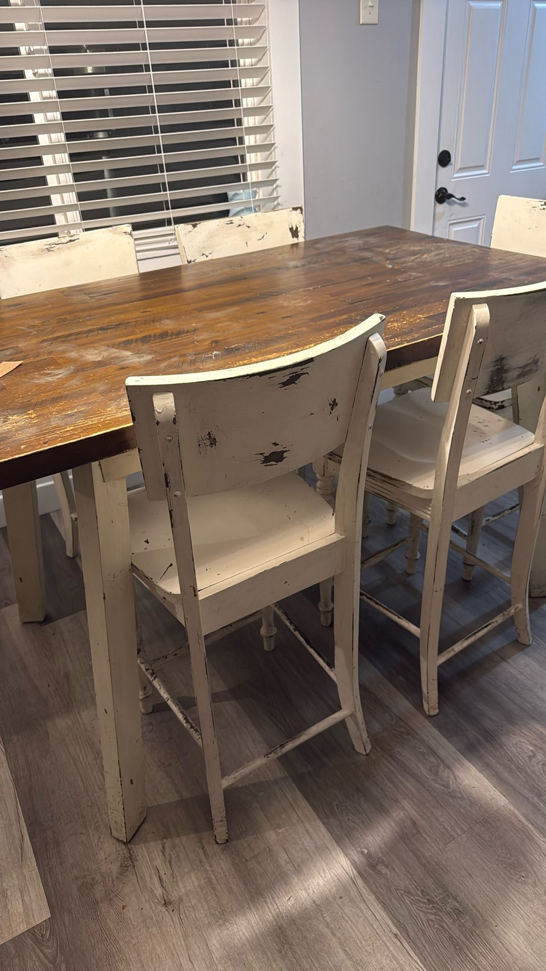 Dining Table And 6 Chairs