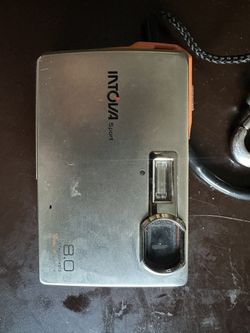 Intova Sport 8 8.0MP Digital Camera - With Case