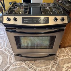 Fridgidaire Gas Range 