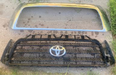 Toyota Tundra Grill 2007